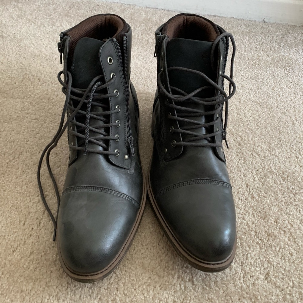 Alesbury Boots Size 13 - Never Worn